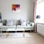 Chaloners, Free Parking, Large Garden, Close To Races & Centre *